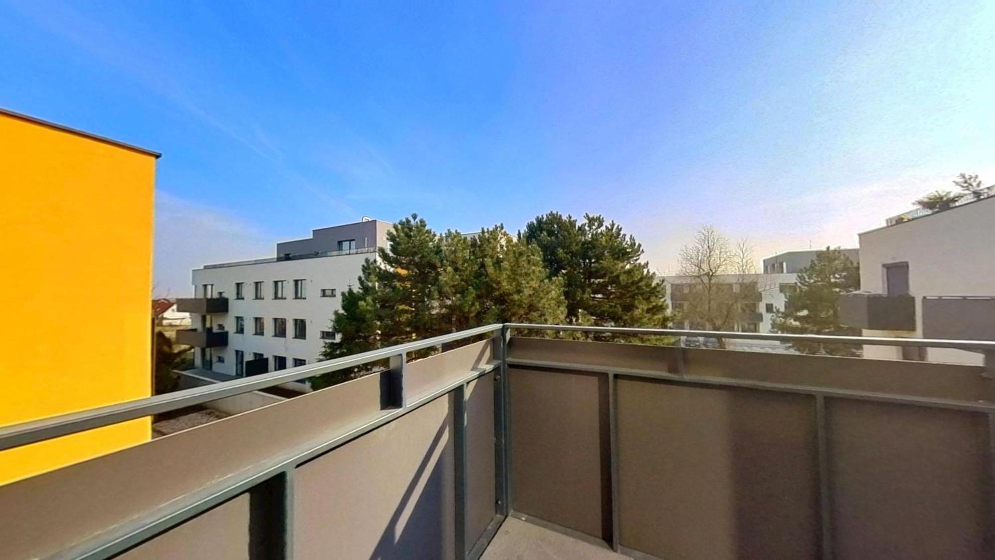 Air-Conditioned 2 Room Apartment, With Terrace, Rovinka, 302 Екстер'єр фото