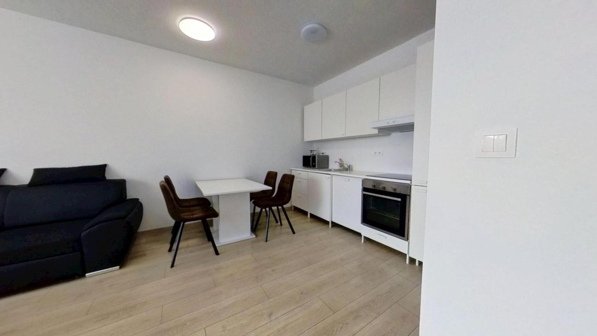 Air-Conditioned 2 Room Apartment, With Terrace, Rovinka, 302 Екстер'єр фото