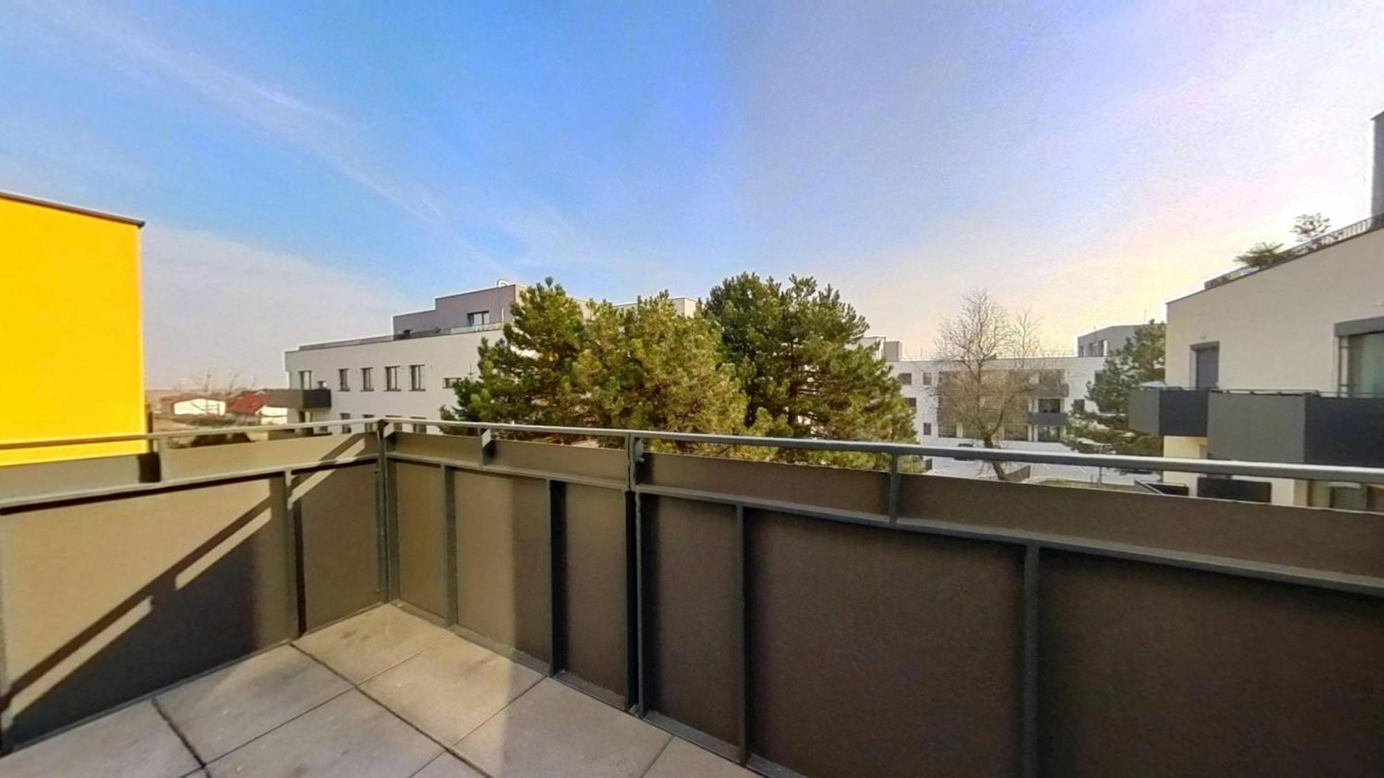 Air-Conditioned 2 Room Apartment, With Terrace, Rovinka, 302 Екстер'єр фото