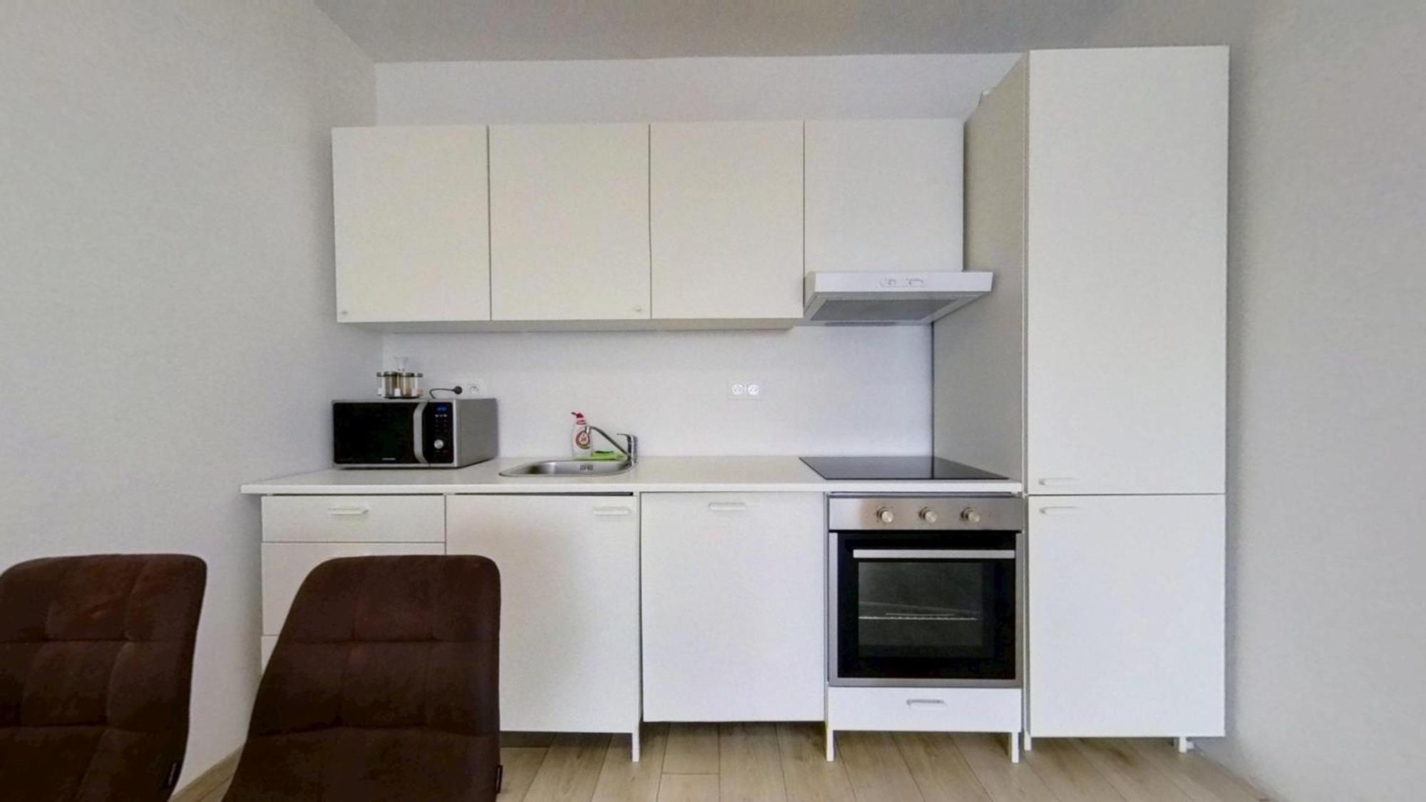Air-Conditioned 2 Room Apartment, With Terrace, Rovinka, 302 Екстер'єр фото