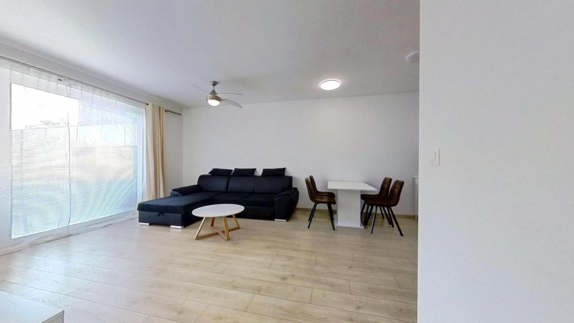 Air-Conditioned 2 Room Apartment, With Terrace, Rovinka, 302 Екстер'єр фото